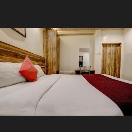 Hotel Green Park Bombay Esterno foto