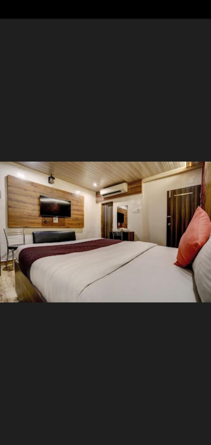 Hotel Green Park Bombay Esterno foto